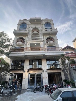 mặt phố đàm quang trung - vừa ở vừa kinh doanh . đẳng cấp giới thượng lưu . vỉa hè đá bóng