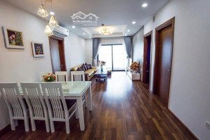 ( víp) bố mẹ em muốn bán căn hộ 137 nguyễn ngọc vũ - dt 115m2 - giá 8 tỷ - tầng cao - sổ lâu dài.