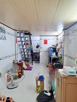 hiếm dễ chốt: ngay đầm sen q11 - 18m2, 2 tầng - hẻm 3.5m sát hxh - dòng tiền 5tr/tháng