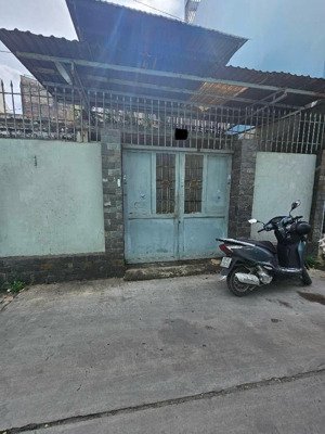 nhà p13 tân bình - dt 5.2x11 (hậu 5.9) - hẻm oto thông - khu sầm uất - giá hơn 8tỷ.