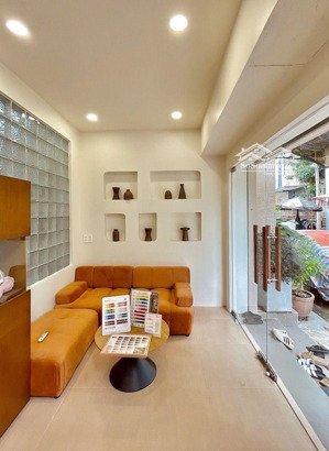 nhà lầu đẹp ngay cạnh khu 301 linh tây thủ đức