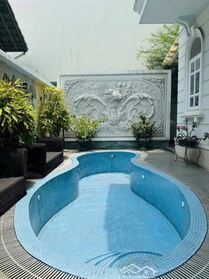 bán biệt thự hồ bơi siêu đẹp - thảo điền - quận 2, dt: 14 x 25m, cn: 305m2, hầm, 3 tầng. giá: 71 tỷ