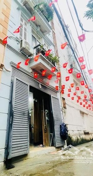 nhà đẹp phố lạc long quân- tây hồ-5 tầng dân xây - 7 chỗ đỗ cửa - tầng 1 kinh doanh. chỉ 15 tỷ