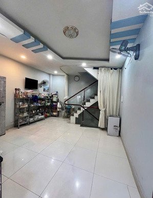 3 tỷ 43 - giáp phú nhuận - 30m² - 3 tầng - 3 pn + sân thượng.