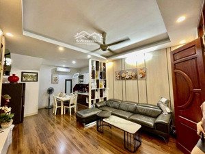 nhà đẹp võ chí công 35m x 5 tầng giá chỉ 8,45 tỷ ngõ rộng - hàng xóm starlake