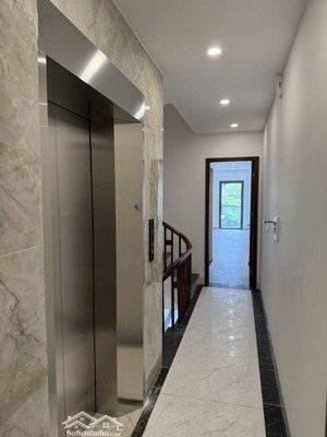 ngọc thuỵ 72m2 5 tầng 5 phòng ngủ 15,8 tỷ, ô tô đỗ cửa, thang máy xịn cách 50m ra mặt phố