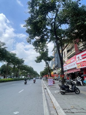 bán nhà mặt phố hoàng quốc việt cầu giấy 60m 6 tầng thang máy 2 thoáng trước sau chỉ 30 tỷ.