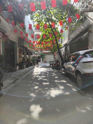 bán đất tặng kèm căn nhà 5 tầng # trường chinh mặt tiền quyền lực hơn 5m. dt 65m mà chỉ 17 đồng