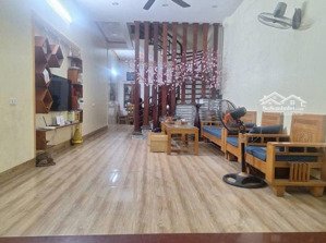 chỉ 8.4 tỷ, nhà 3 tầng 70m2 trục chính kinh doanh thôn hậu dưỡng, view trực diện hồ