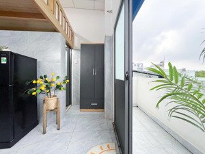 phòng cửa sổ ban công 25m2 ngay đh văn lang iuh emart vincom gò vấp full nt an ninh