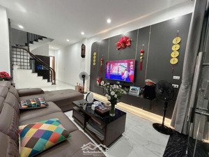 nhà 7 tầng xuân thuỷ 2 mặt ngõ 54m giá 23.5 tỷ , cho thuê 60 triệu/tháng kinh doanh sầm uất .