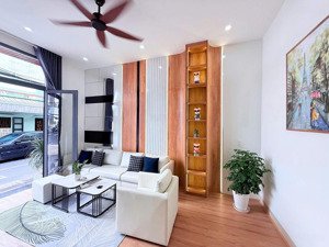 chính chủ cần bán nhà 3 tầng đường bàu hạc 2 - trung tâm đà nẵng - buôn bán sầm uất