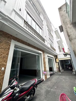 nhà xây mới độc lập tại khu phố tây văn cao - ô tô đỗ cạnh nhà