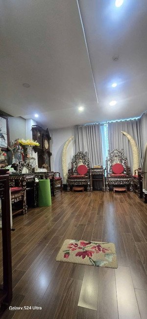 cực ngon phố minh khai, thang máy, phân lô, gần ô tô tránh nhau, lô góc,ngõ thông thoáng mát 42m.