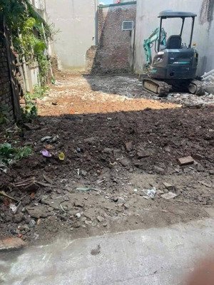 tôi bán đất đàm quang trung, lbien dt 107m mặt tiền 5,2m ,sát phô vuông đẹp, ô tô tránh 21,x tỷ tl