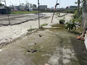 chính chủ cho thuê mặt bằng 1000m , sẵn điện , nước, nhà vs, mái tôn vp ở.