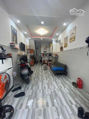 chủ xoắn-hxh thông nguyễn sơn-đỗ đức dục 30m2 2t 2pn2wc btct -chỉ 3.9t nở hậu sát mặt tiền