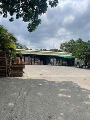 chuyển nhượng lô đất 4968 m² đã có nhà xưởng. dc: mặt tiền phước bình - long thành.