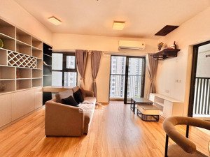 bán căn 2 ngủ toà sky2 hướng đông nam giá 3.9 tỷ bao phí lh 