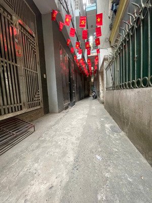 bán nhà mới 5 tầng 54m2 mặt tiền 6,5m nội thất hiện đại - ở ngay gần hồ tây