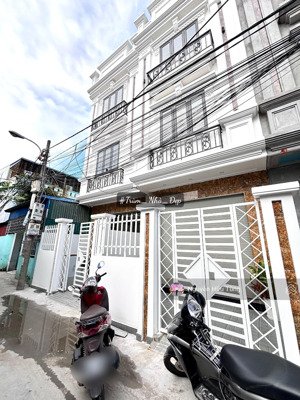 bán nhà 3,5 tầng khung cột độc lập trong ngõ bùi tự nhiên- phủ thượng đoạn chỉ hơn 3 tỷ