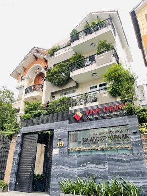 nhà đẹp, thiết kế hiện đại đường hoàng hoa thám, p7, bình thạnh. dt 8x20. 5 tầng + thang máy. 25 tỷ