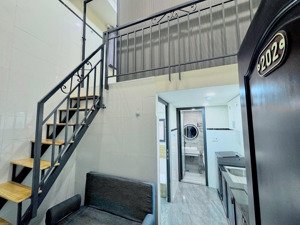 cho thuê căn hộ gác 2 phòng ngủ riêng biệt full nội thất cửa sổ ngay ốc đào ngã 6 cộng hoà quận 1