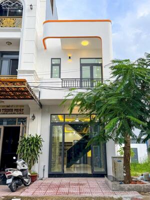 Nhà trệt lầu xây mới 3 phòng ngủ đường B11 khu dân cư Phú An