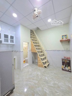 chủ cần bán nhà trên dưới 1tỷ đường nguyễn hữu cầu quận 1 , có sổ riêng , lh quỳnh xem nhà ngay