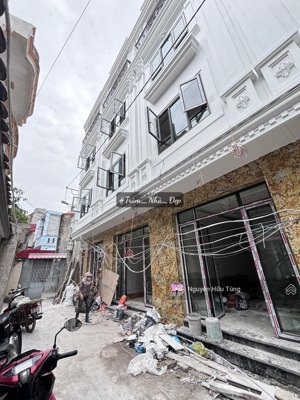 mở bán 4 gian ( đã bán 2 ) nhà xây mới 4 tầng đường đà nẵng ngõ nông sân sau thoáng mát,47m2