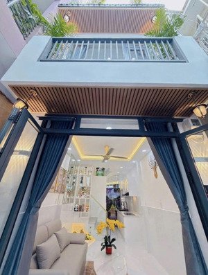 hot!!nhà mới giá mềm dành cho vợ chồng mới cưới ở ngay - nằm ngay trung tâm quận 3 - shr