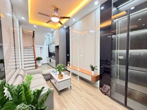 7.3 ( tl ) tỷ quan nhân - thanh xuân - dt 28m2 5 tầng giá : 7.3 tỷ