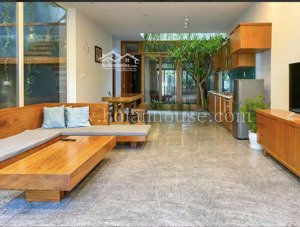 villa mặt phố 3 tầng full nội thất, tiện ích xung quanh đầy đủ