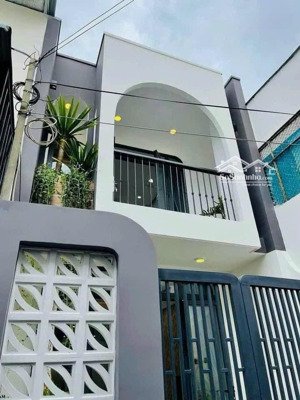 kẹt tiền bán gấp nhà hẻm ô tô nhất chị mai tân bình. giá 3tỷ780, dt 45,6m2