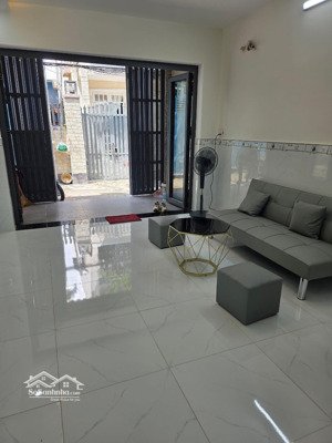 nhà đẹp 4,2 tỷ hiệp bình chánh, đường thông 2 tầng 2 pn 2 wc