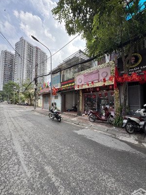 hiếm có bán nhà mặt phố việt hưng kinh doanh sầm uất dt 90m, mt 4m giá tốt nhất khu vực