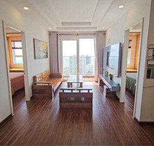 căn hộ vị trí hàng hiếm view biển cực đẹp full nội thất 2pn + 2wc tầng:24/25 sổ hồng riêng 4,7 tỷ !
