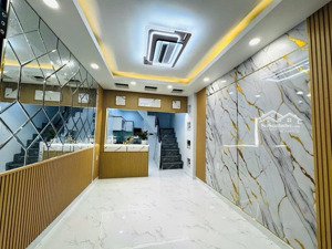 bán nhà đẹp 3 tầng vào ở ngay. đường rộng rãi thông thoáng.