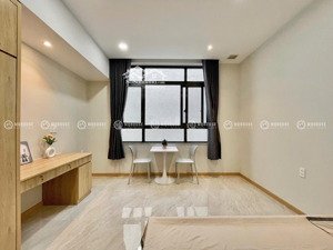 căn hộ tách bếp có cửa sổ gần nhà ga t3 k300 etown ngay tân bình