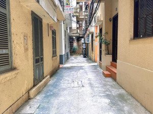 bán gấp nhà đẹp hoàng cầu ô tô đỗ cửa 2 thoáng s: 50m giá mới: 16.8 tỷ khu hiếm nhà