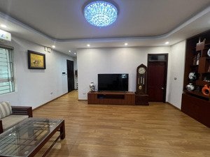 chính chủ cần bán căn hoa hậu toà 17t7, tầng đẹp, view siêu đẹp