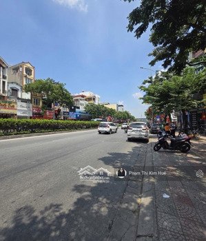 mặt phố nguyễn văn cừ - vỉa hè - đỉnh cao kinh doanh