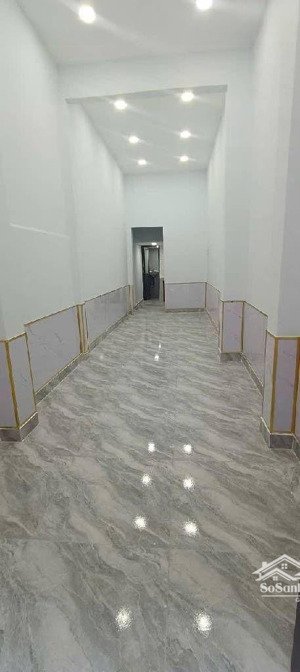 q1, chỉ 3 tỷ 500tr, nhà 3 tầng, 24m2, kqh, nhà mới ở ngay