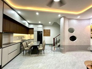 bán nhà phố đặng tiến đông, quận đống đa. 43m2, 5 tầng, mt 4,5m. 5m ra oto, full nội thất. giá 12tỷ