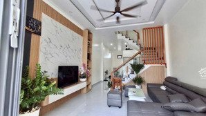 chủ giảm 300tr còn 3ty950 nhà 1 trệt 2 lầu khu tdc phú mỹ mặt tiền đường n1 nhựa 8m chỉ 3ty950