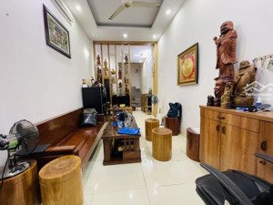 bán nhà phạm văn đồng 40m2, lô góc 4 tầng, giá đầu tư, có thương lượng.