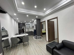 chủ nhà cần bán gấp căn 2n2w chung cư mễ trì hạ vị trí trung tâm, full nội thất cao cấp