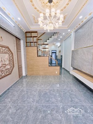 nhà 3 tầng 54m2 mới xây, đường 7m, ô tô tránh, ngay trục đường số 6, long trường