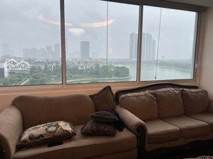 cần bán nhanh căn hộ 3 ngủ nội thất đẹp, ban công rộng view hồ thoáng giá 12,7 tỉ, lh: 