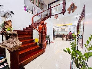 hàng siêu hiếm kim mã, ngõ rộng, thông, gần phố, chủ xây tâm huyết, tặng nt, 38m*5t